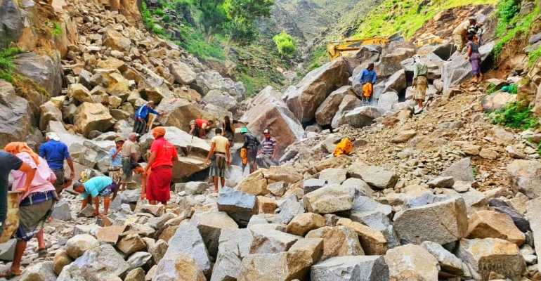 Tawakkol Karman Foundation Sponsors Paving of Jarah Sub-District road (Taiz,Yemen)